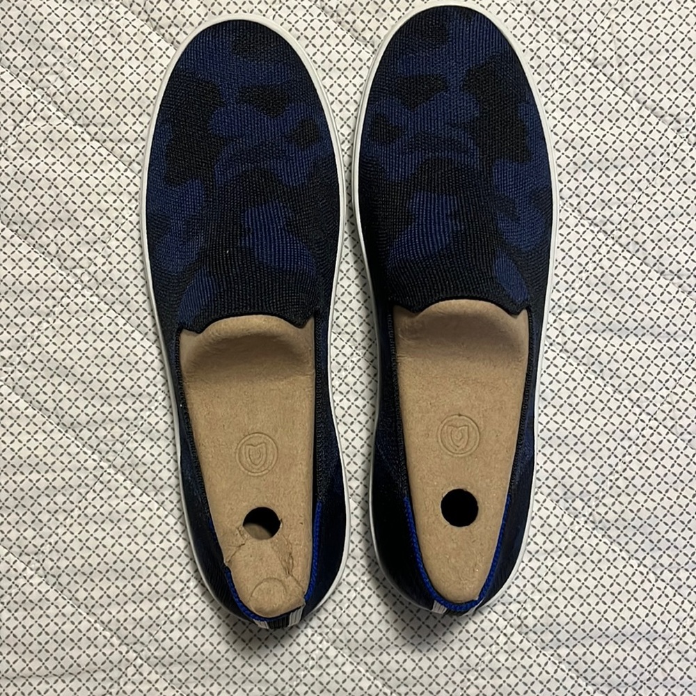 BNIB Rothy’s midnight camo sneakers - never worn - perfect condition
